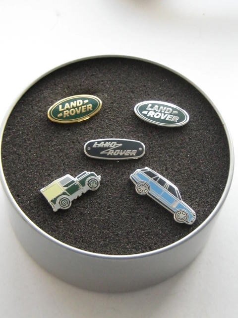 UK Hergestellt Qualität Pin Badge Klassisch Land Rover Creme Emaille Und Chrom 